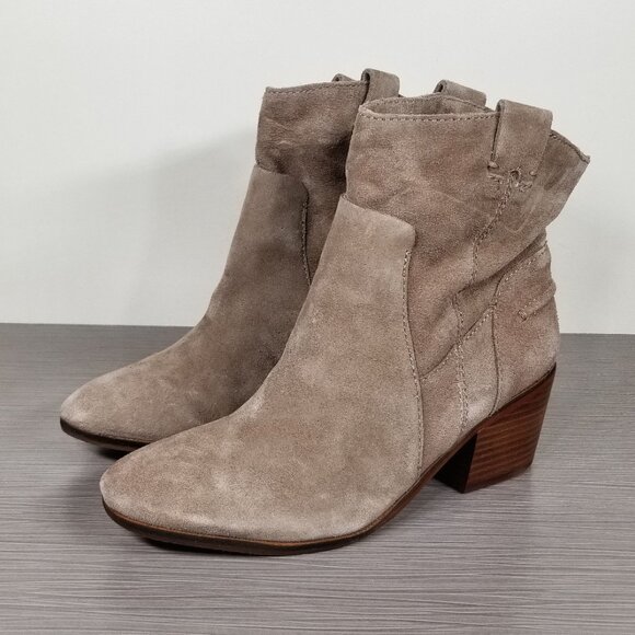 Vince Camuto Maves Stacked Heel Bootie, Tan Suede, Womens Size 9 M / 39 - Picture 3 of 14